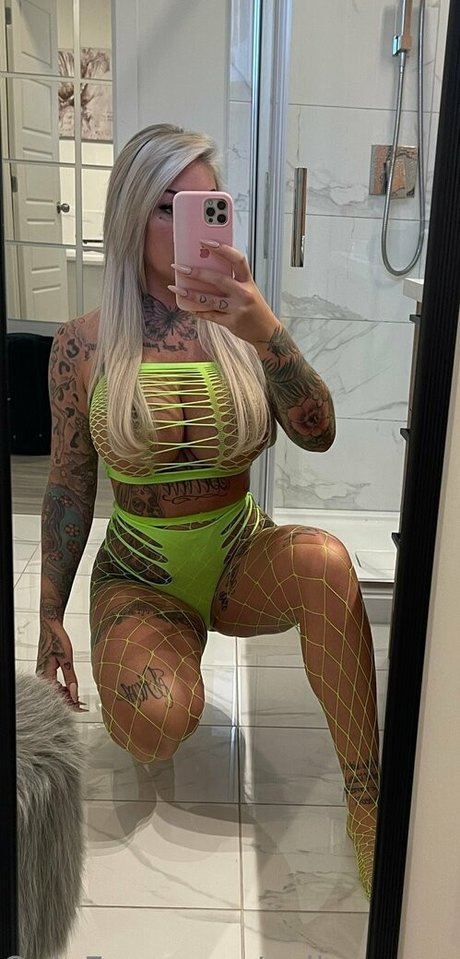 callmeroxyfree kunst akt archiv