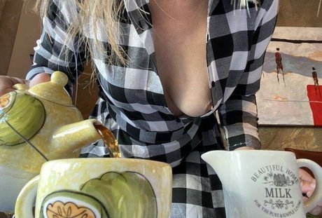 Emilyamateur exklusive kunst galerie