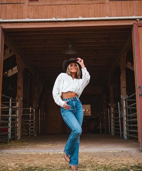 Chloe Trujillo top sexy archiv