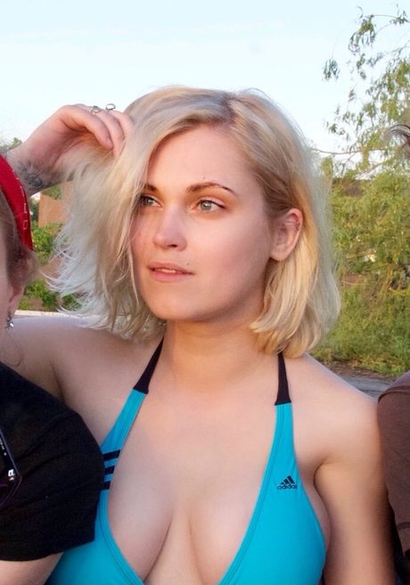 Eliza Taylor perfekte pornographische foto