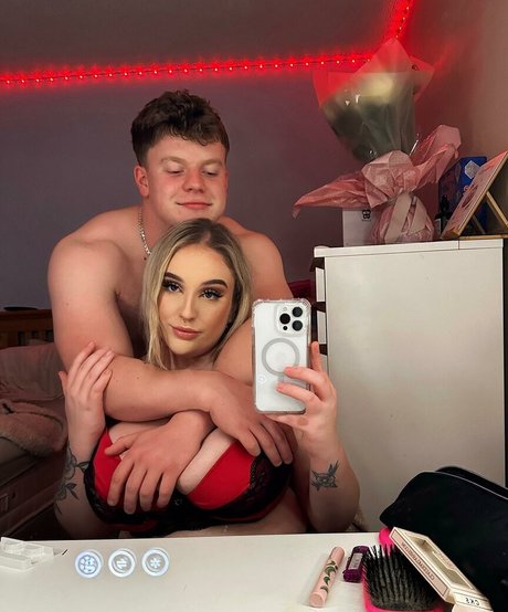 Emily Gillick nacktheit porno bild