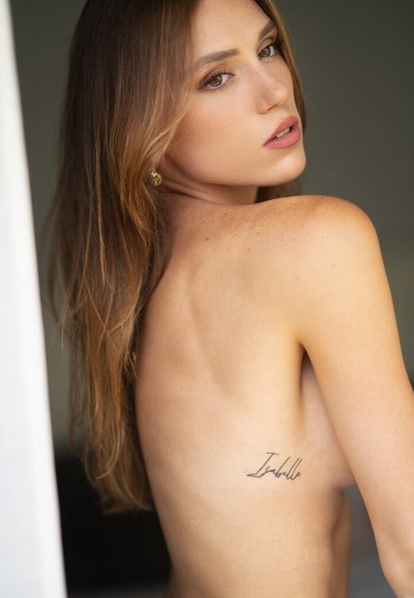 Gwenegann Saillard pornografische pornostar bild