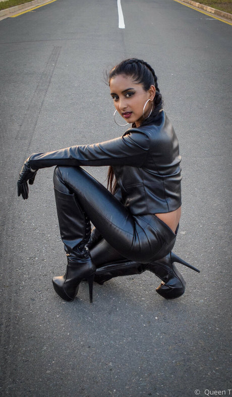 thequeentrish exklusive sexy bilder