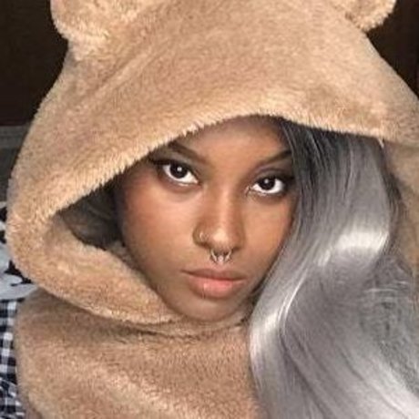 Bitesizedbrat hd nackte bild