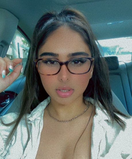 therealmeghnaa heiße pornografische foto