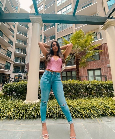 therealmeghnaa schauspielerin sexy bilder