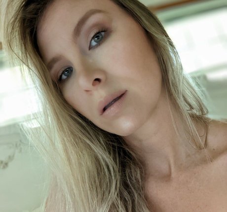 Mallory Moore erotische perfekte galerien