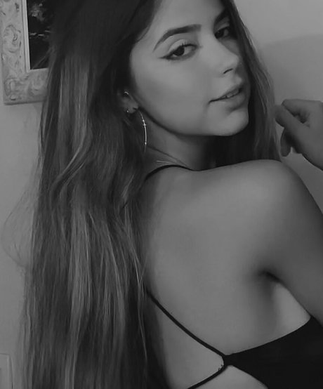 Daniella Chechia sexy nackten bild