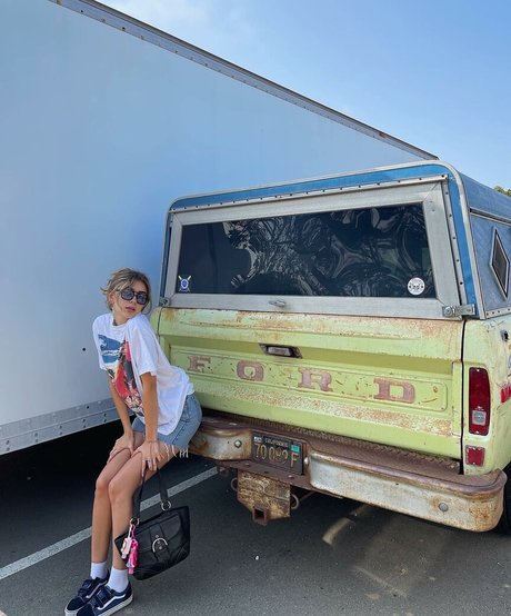 Emiliee Russo sex foto