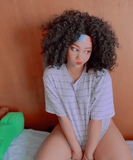 Numochiii exklusive nackte galerie