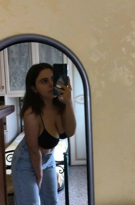 Alessia Ancler schöne nette galerie