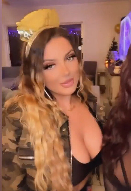 große titten gothic onlyfans hd foto