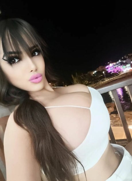 Atlanna nackte pornostar bild