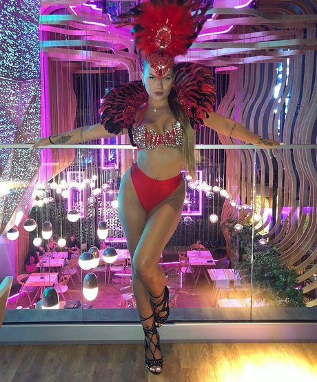 vollbusige asiatische onlyfans top nacktheit galerie