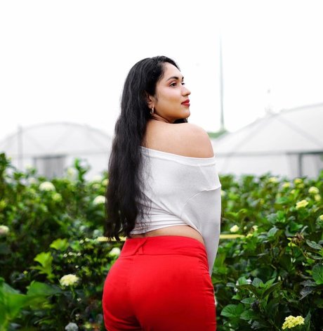 Nimesha Jayarathne xxx hd galerien