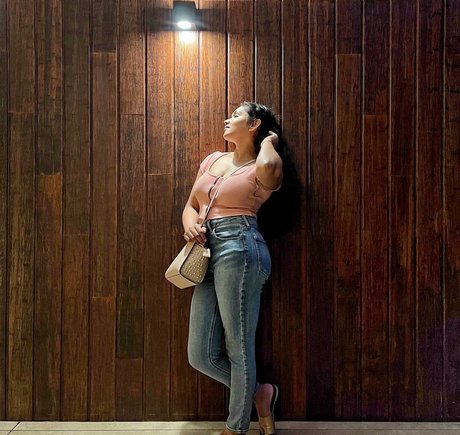 Nimesha Jayarathne top freie galerie