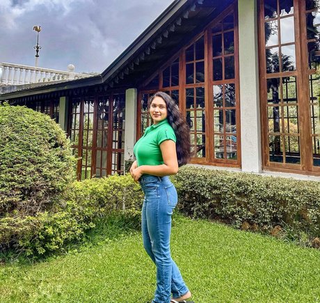 Nimesha Jayarathne pornostar xxx galerien