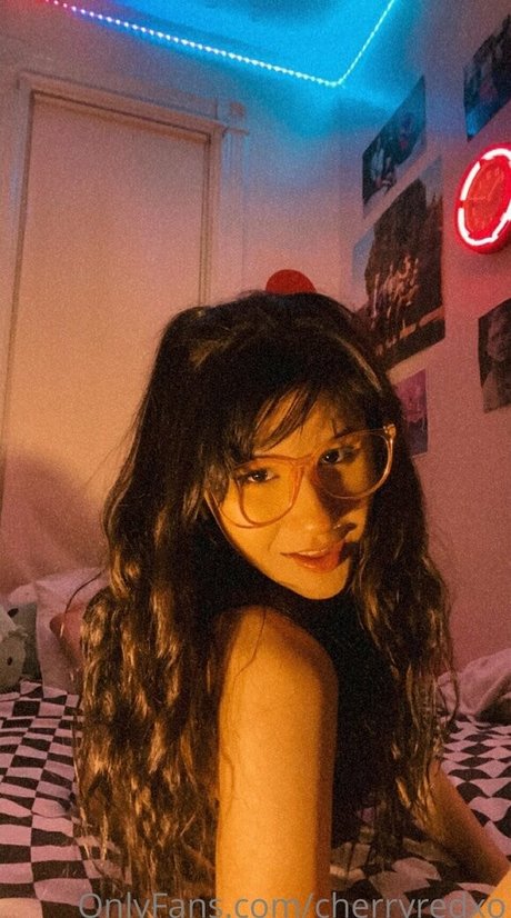 cherryredxo top pornostar fotos