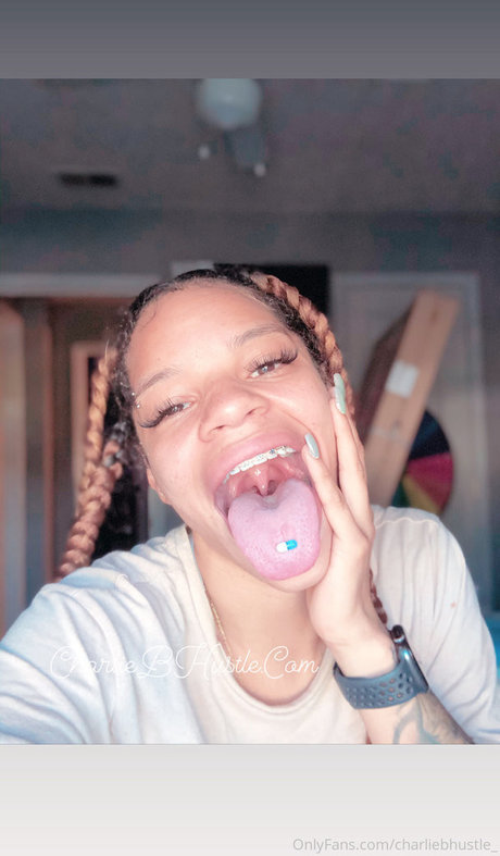 Charliebhustle_ sexy porno foto