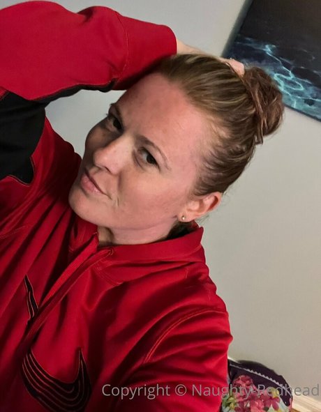 naughty redhead top nackt bild