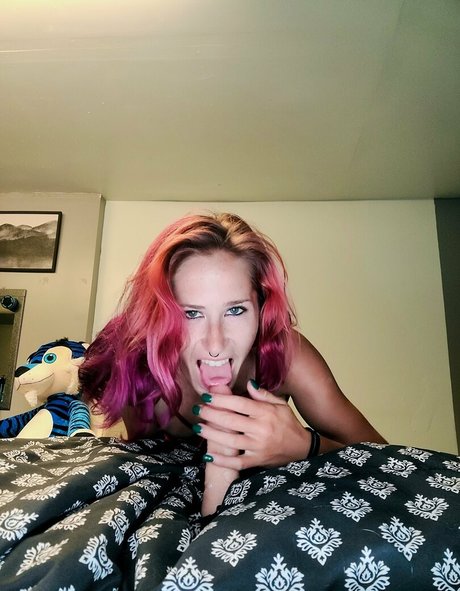 bellaenchantressfree schauspielerin akt fotos