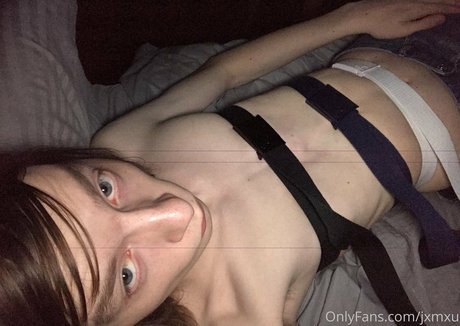 jamtom model nackte bild