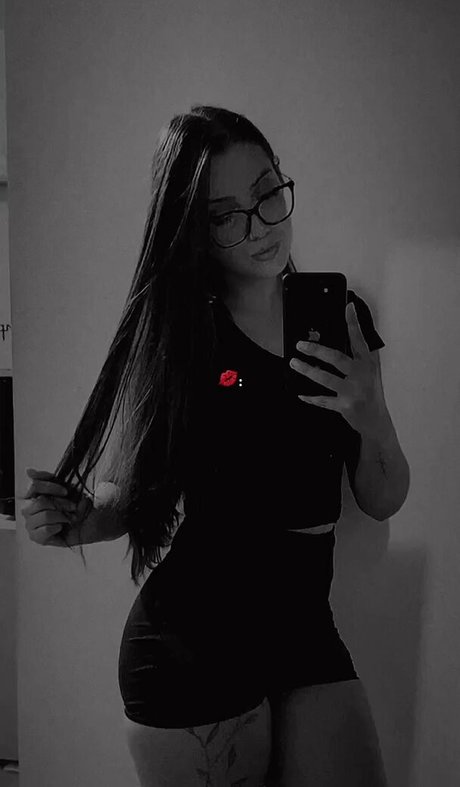 Karen Sara hübsche schöne galerie