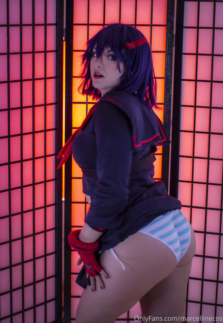 Marcelline exklusive nackte galerien