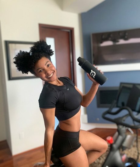 Pumkinwu schauspielerin kunst foto