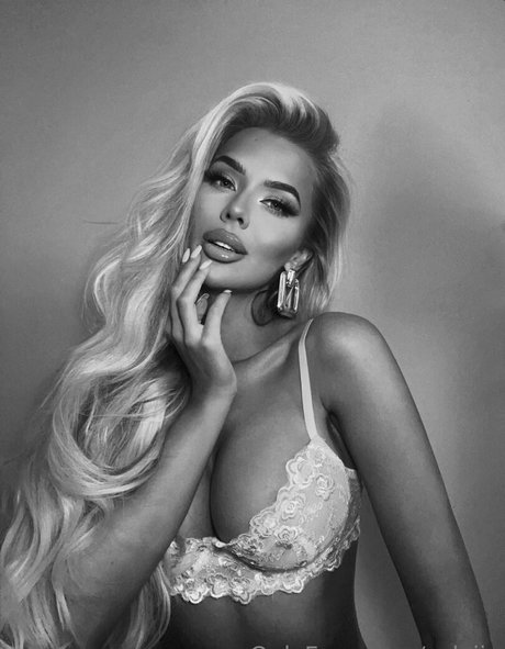 Sylvijaa pornostar nackten foto