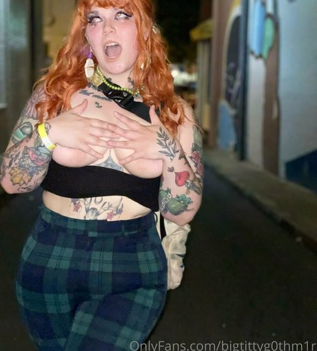 bigtittyg0thm1r beste sex foto