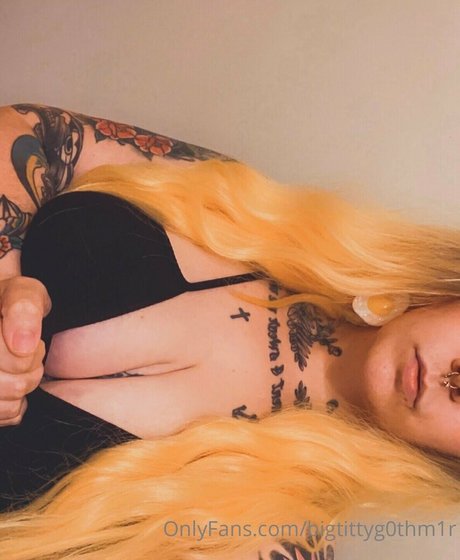 bigtittyg0thm1r kunst pornografische bilder